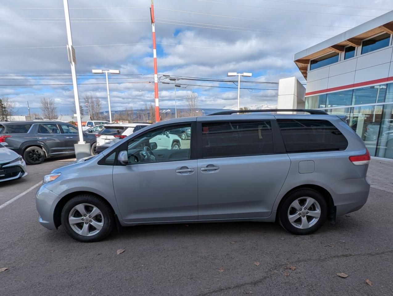 2011 Toyota Sienna LE Photo