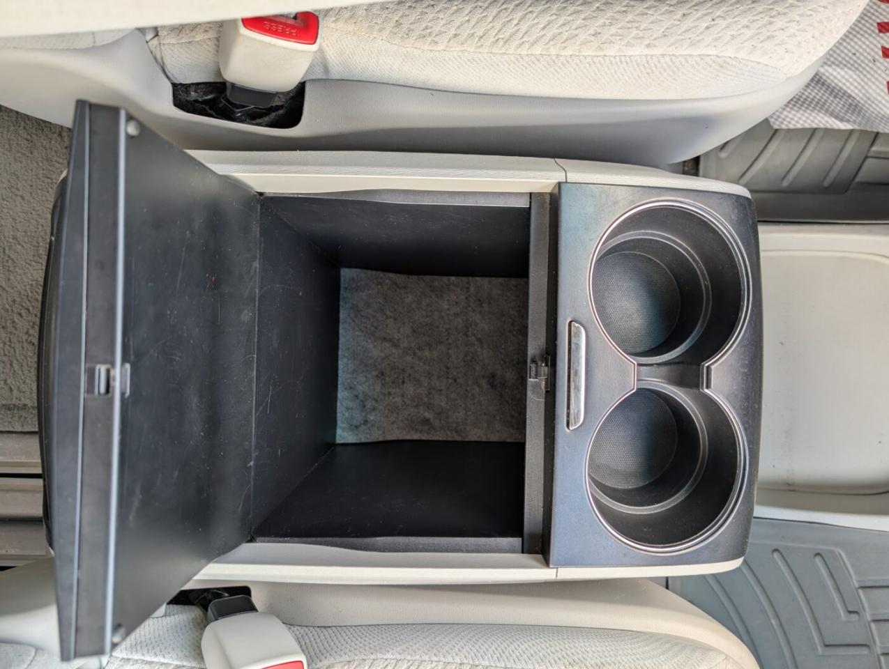 2011 Toyota Sienna LE Photo
