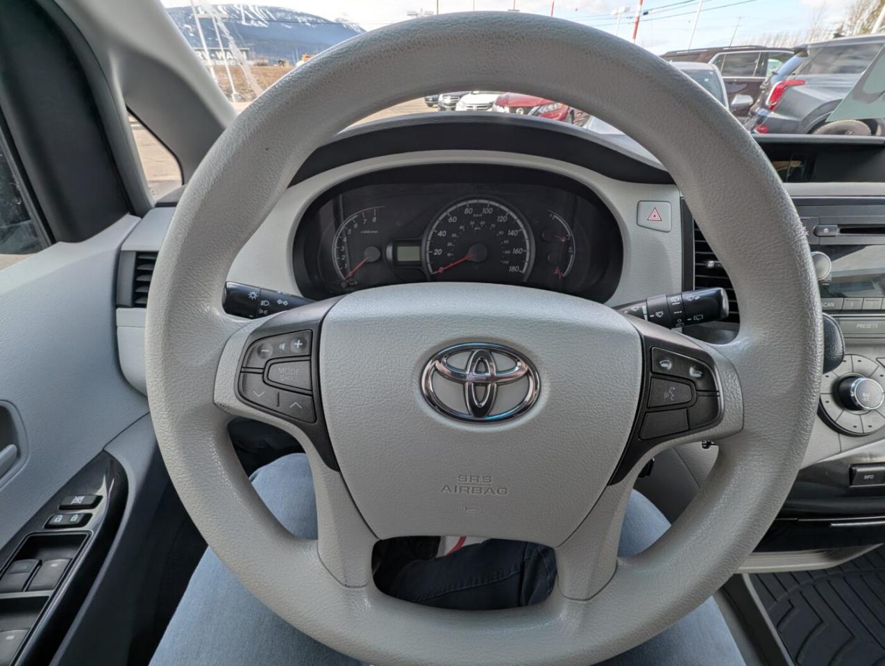 2011 Toyota Sienna LE Photo