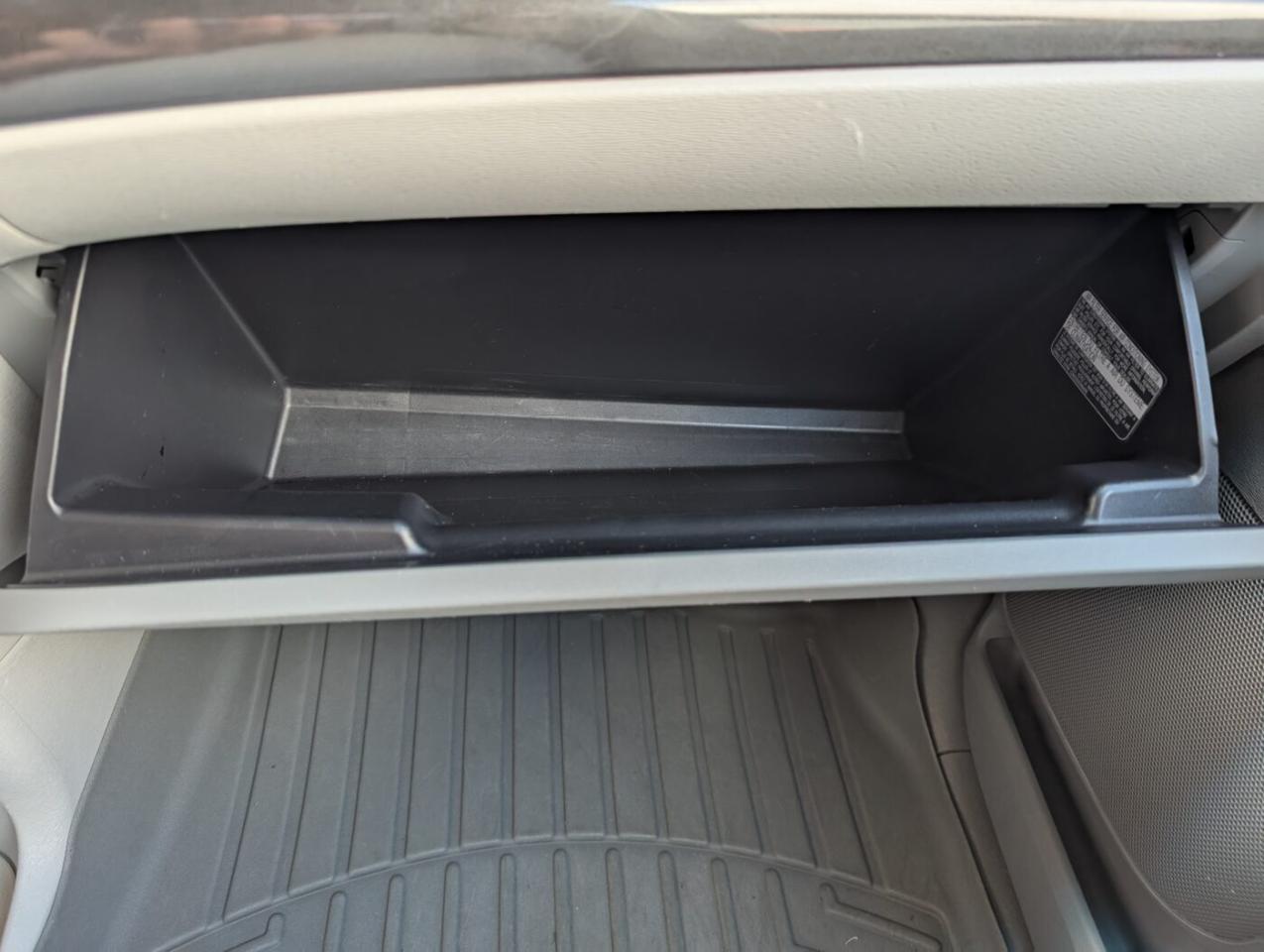 2011 Toyota Sienna LE Photo