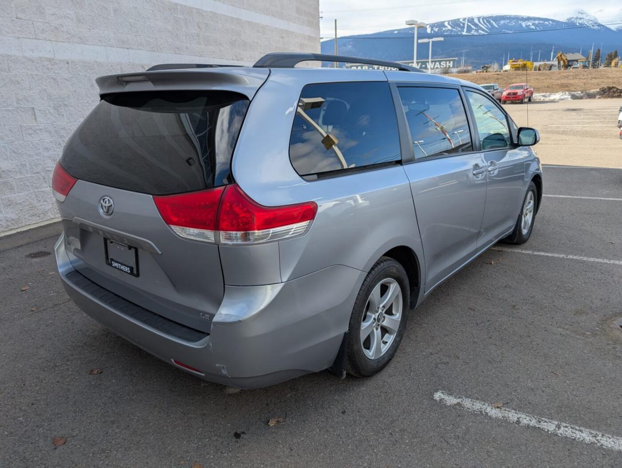 2011 Toyota Sienna LE Photo
