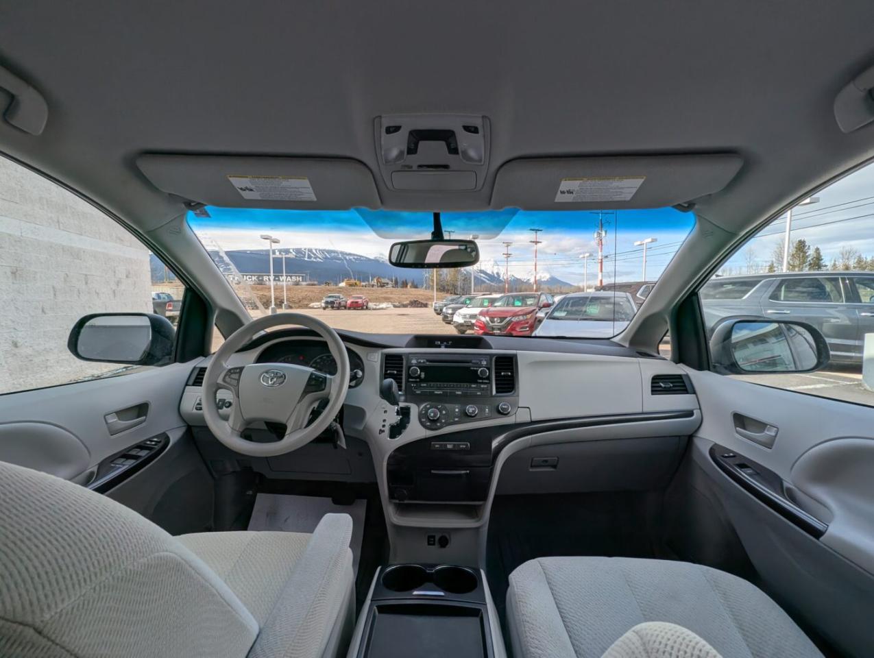 2011 Toyota Sienna LE Photo