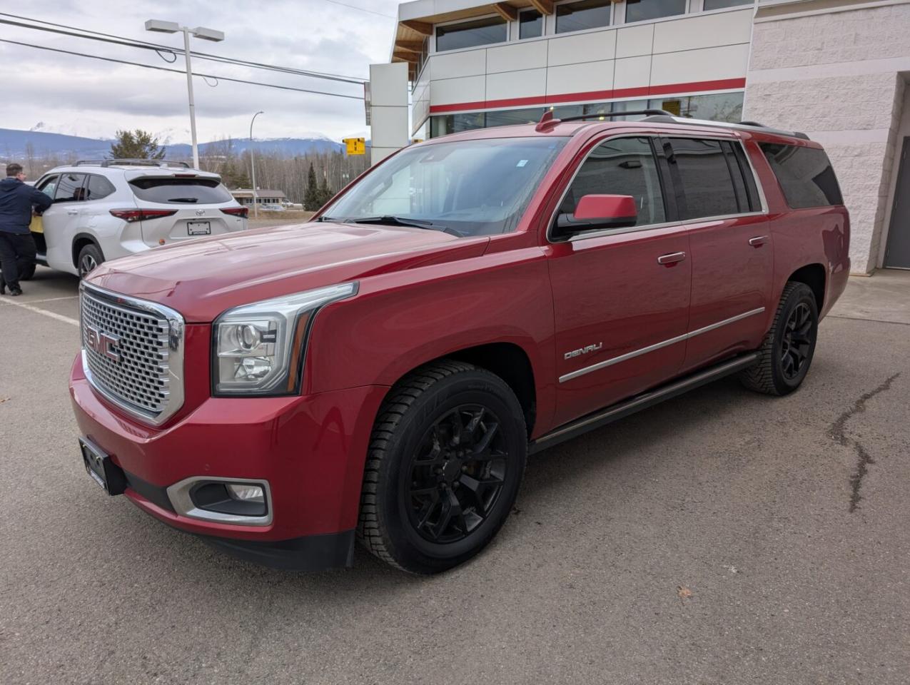 2015 GMC Yukon XL Denali Photo2