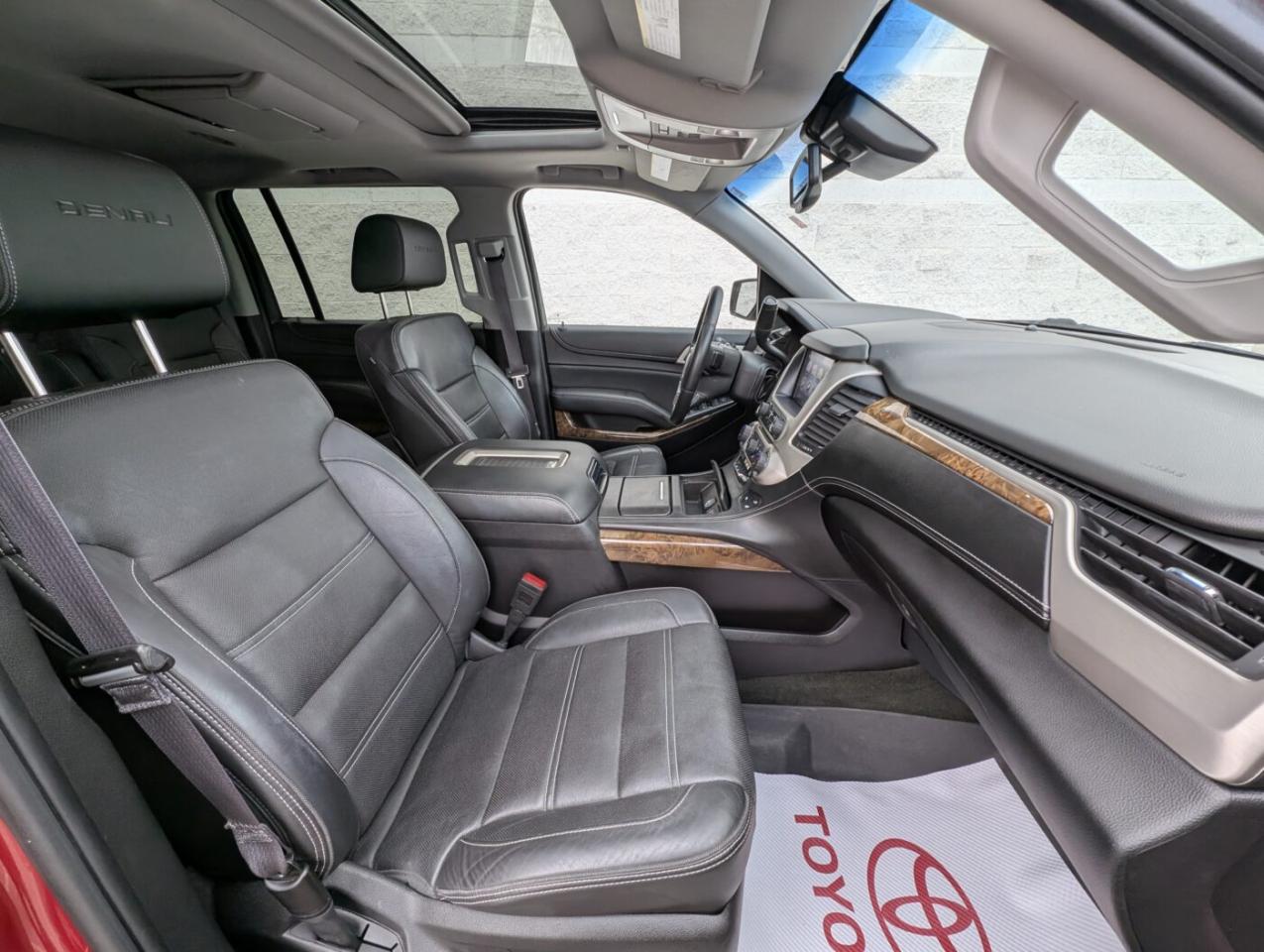 2015 GMC Yukon XL Denali Photo