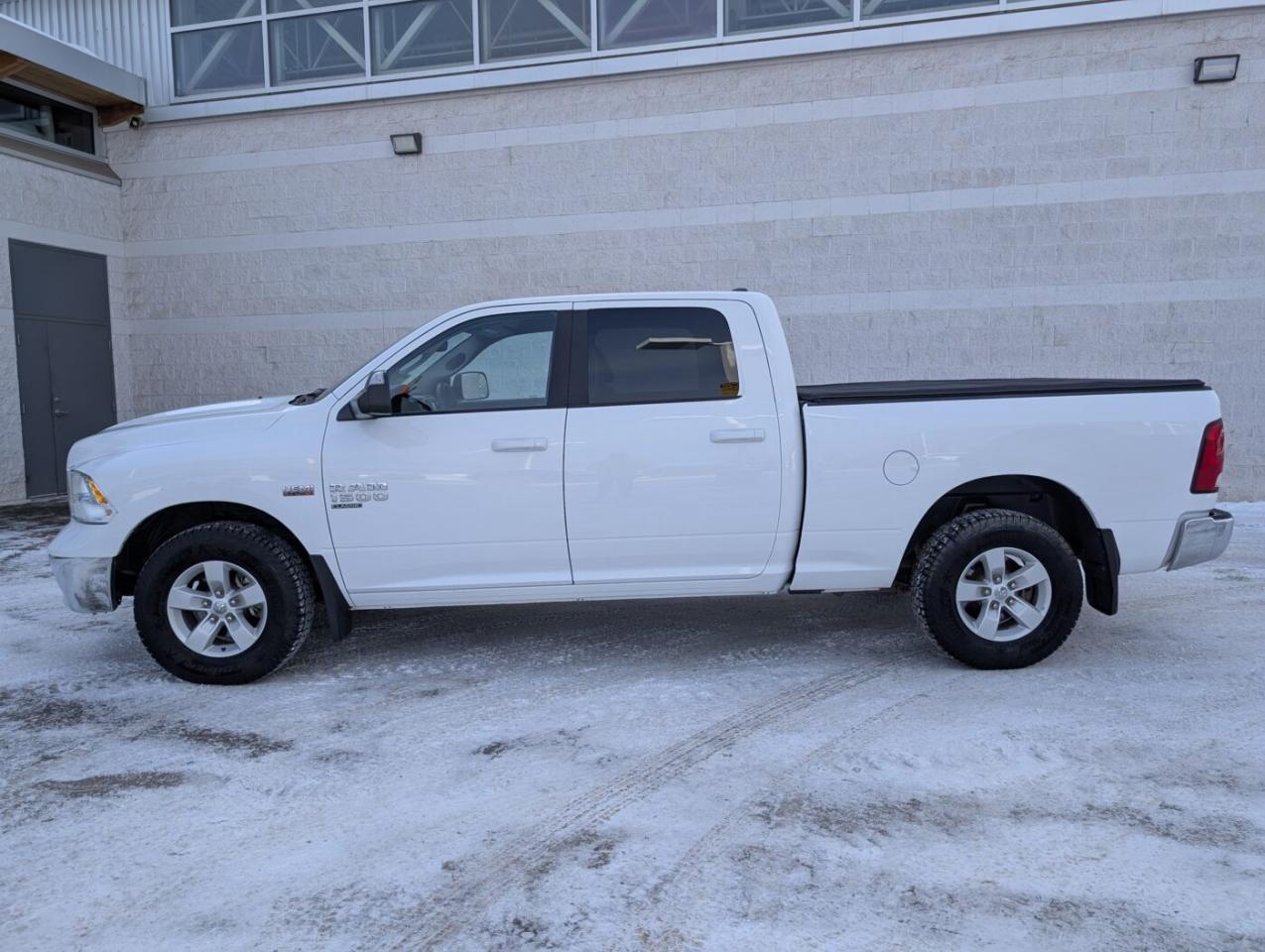 2021 RAM 1500 Classic SLT Photo3