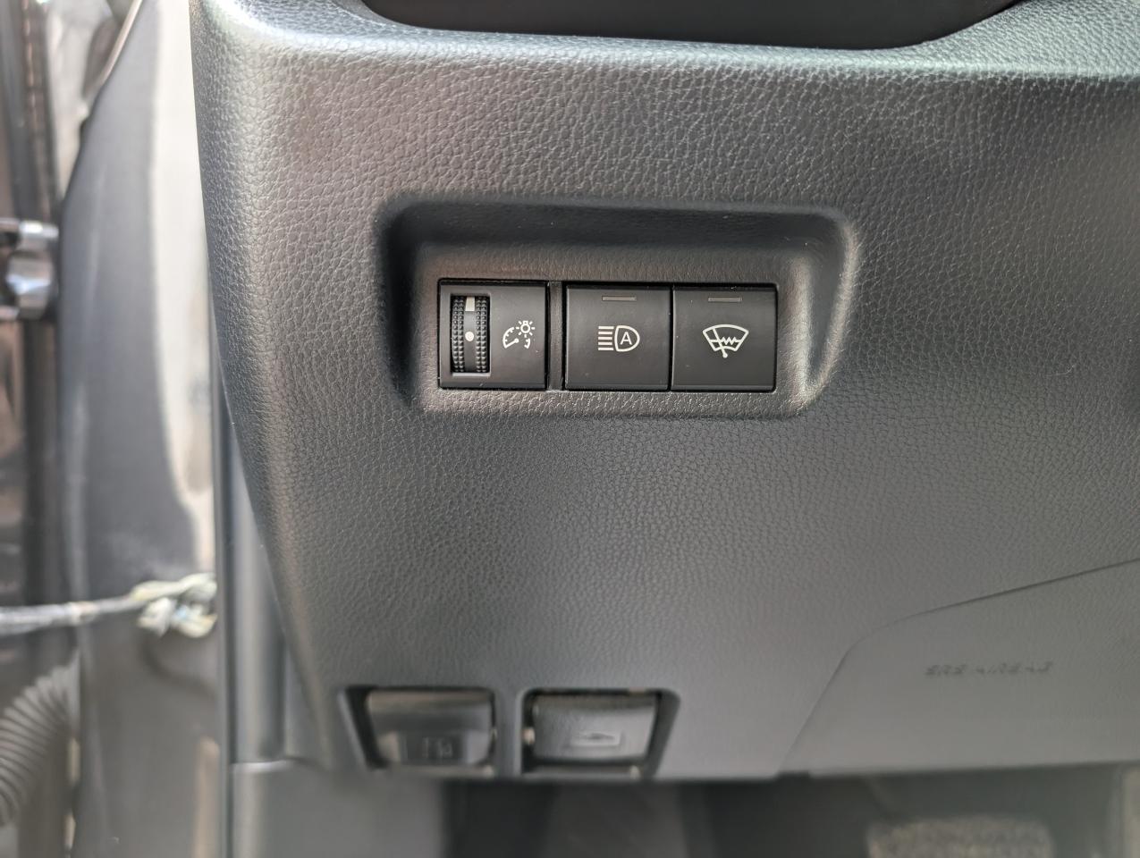 2022 Toyota RAV4 LE Photo