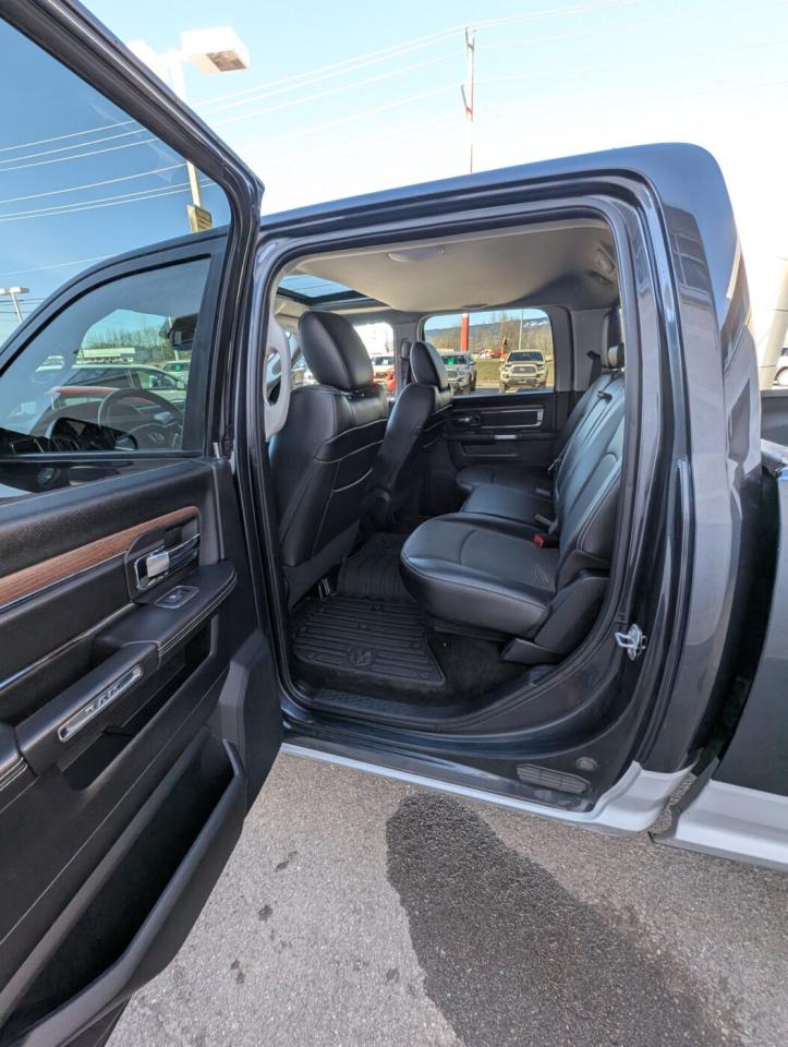 2016 RAM 3500 Laramie Photo