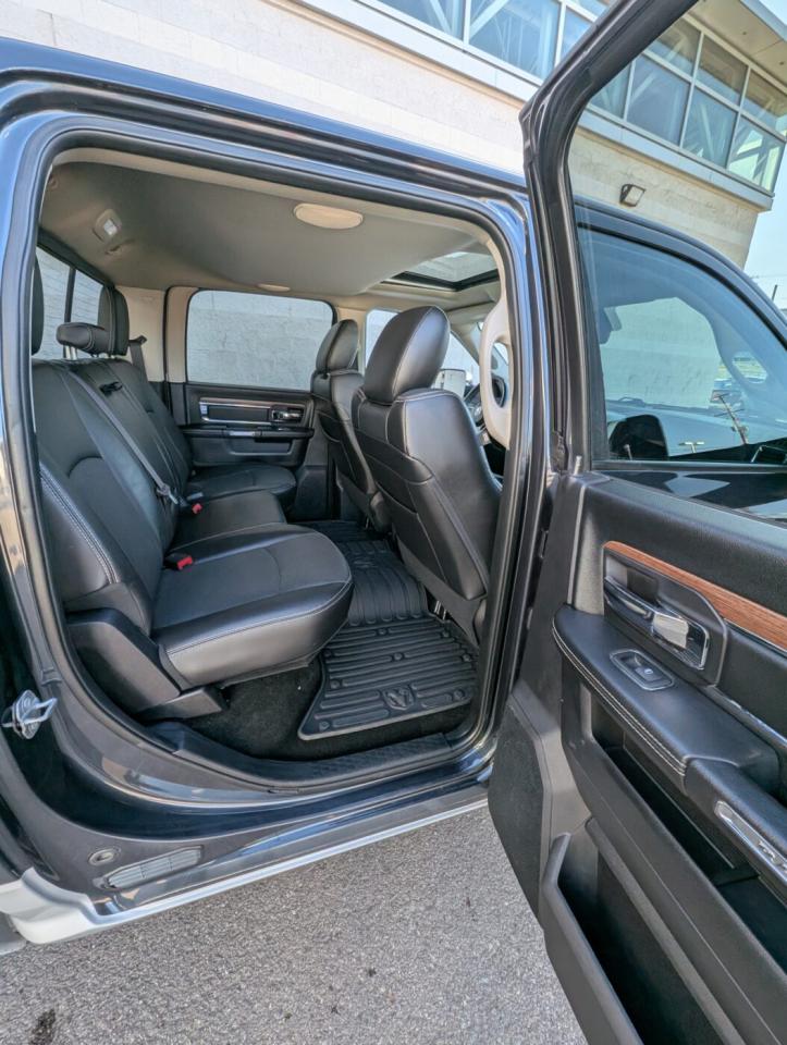 2016 RAM 3500 Laramie Photo