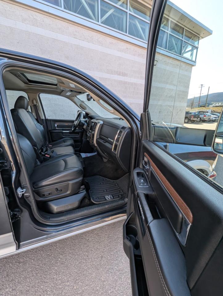 2016 RAM 3500 Laramie Photo