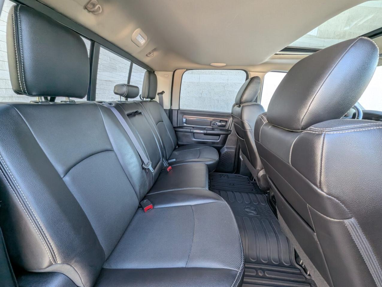 2016 RAM 3500 Laramie Photo