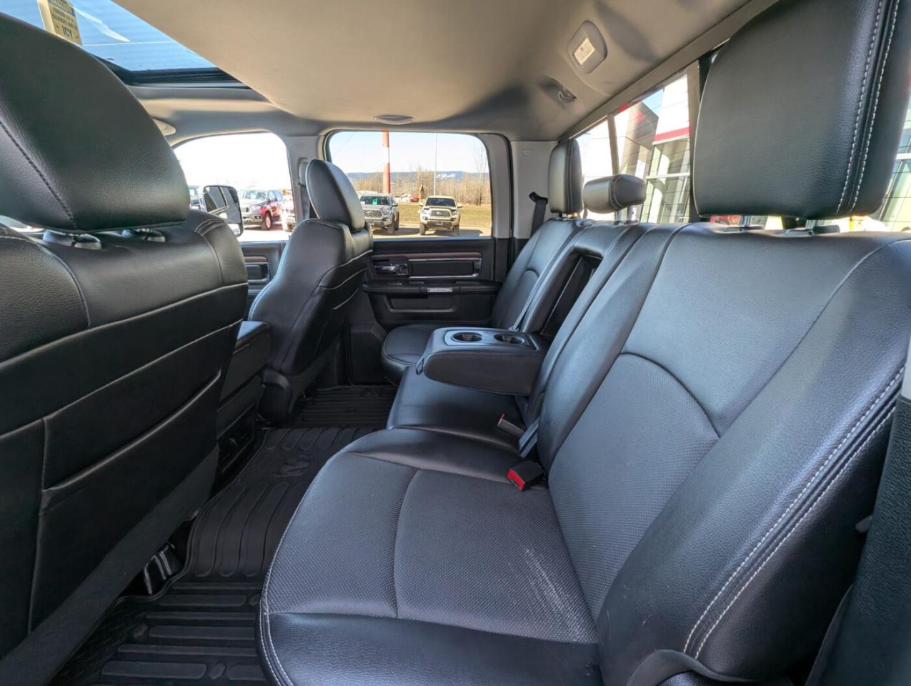 2016 RAM 3500 Laramie Photo