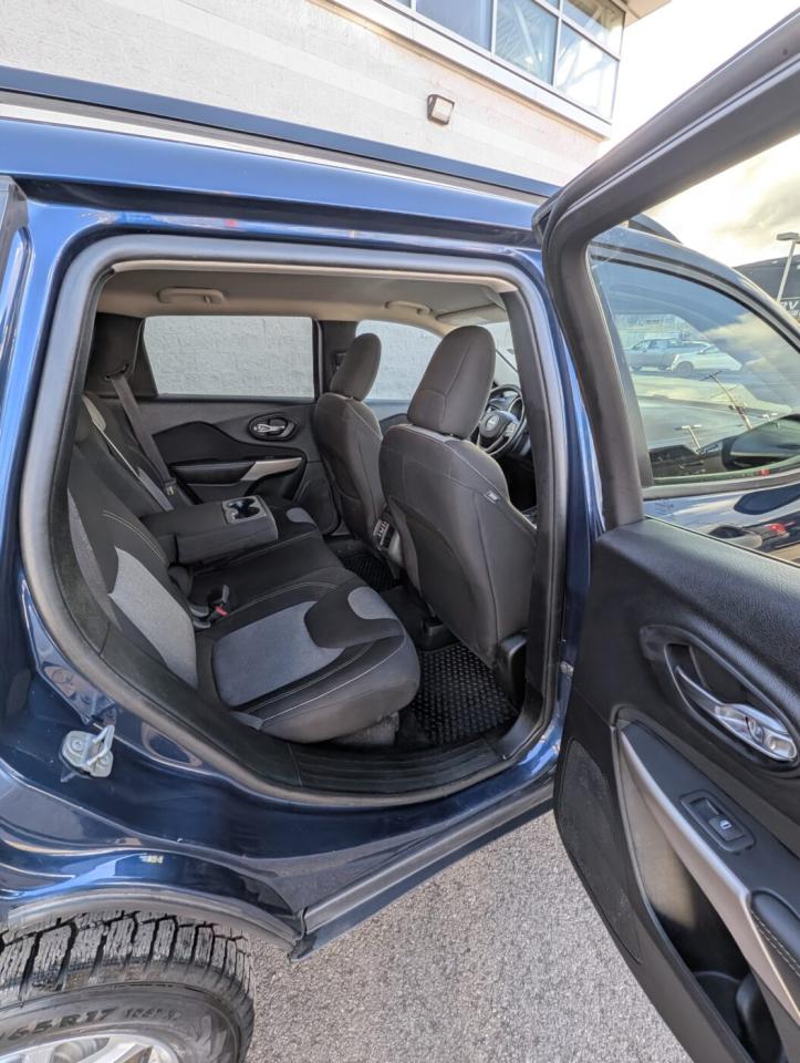 2018 Jeep Cherokee Sport Photo