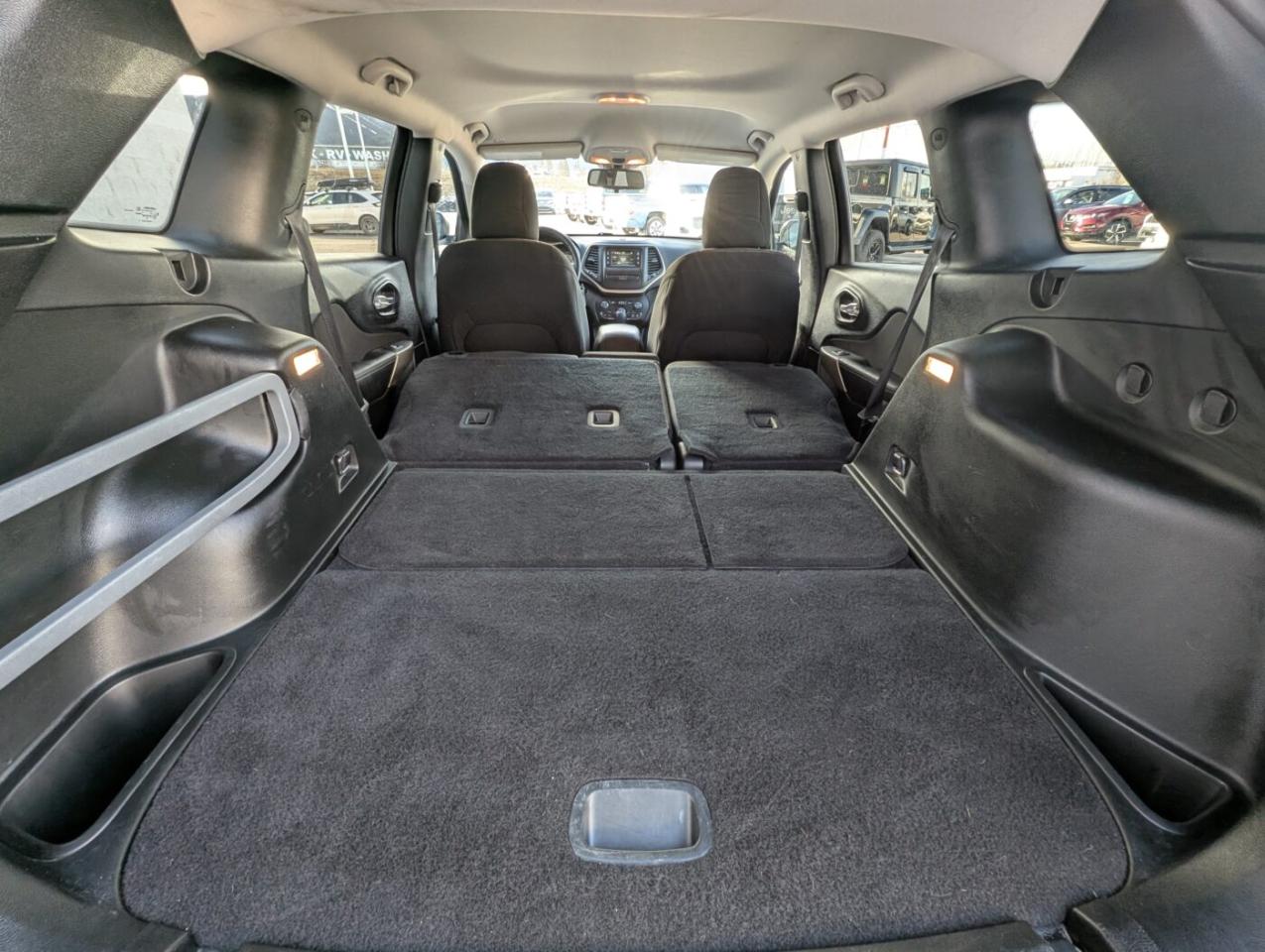 2018 Jeep Cherokee Sport Photo