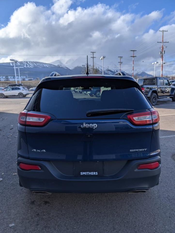 2018 Jeep Cherokee Sport Photo