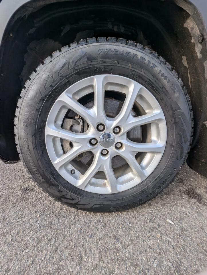 2018 Jeep Cherokee Sport Photo