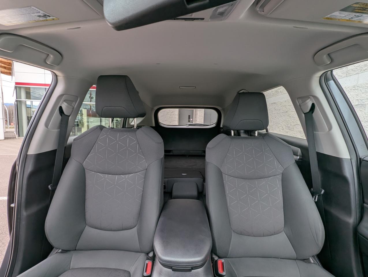 2024 Toyota RAV4 LE Photo