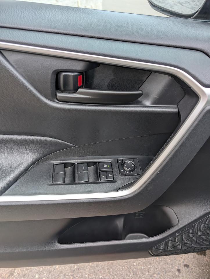 2024 Toyota RAV4 LE Photo
