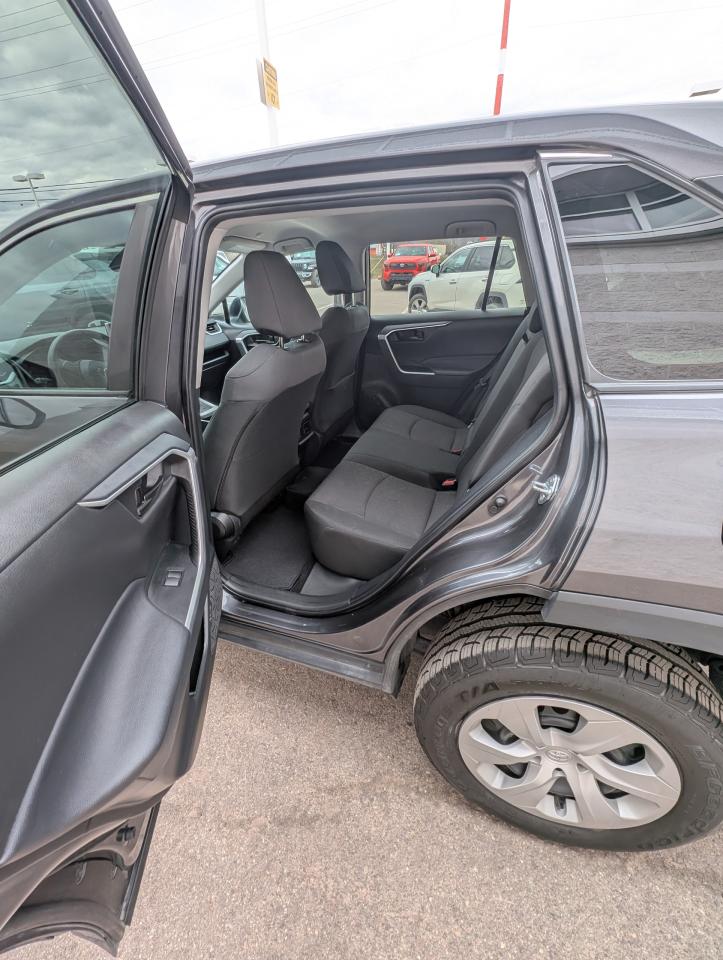 2024 Toyota RAV4 LE Photo
