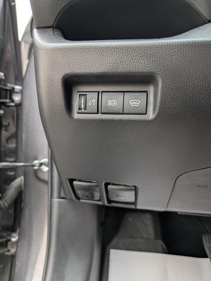 2024 Toyota RAV4 LE Photo