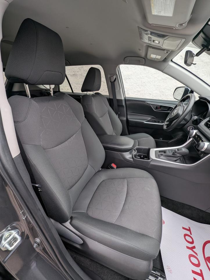 2024 Toyota RAV4 LE Photo