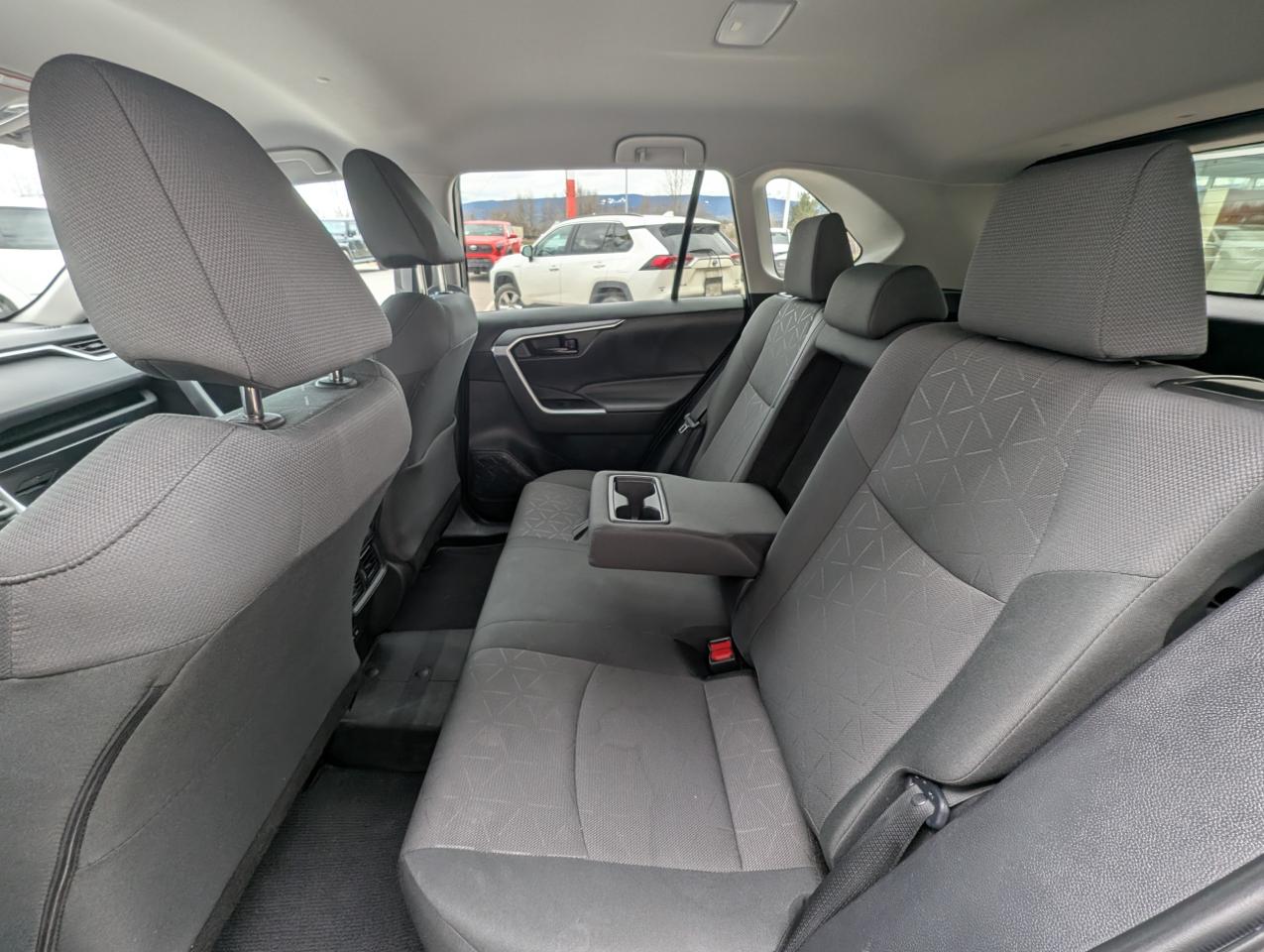 2024 Toyota RAV4 LE Photo