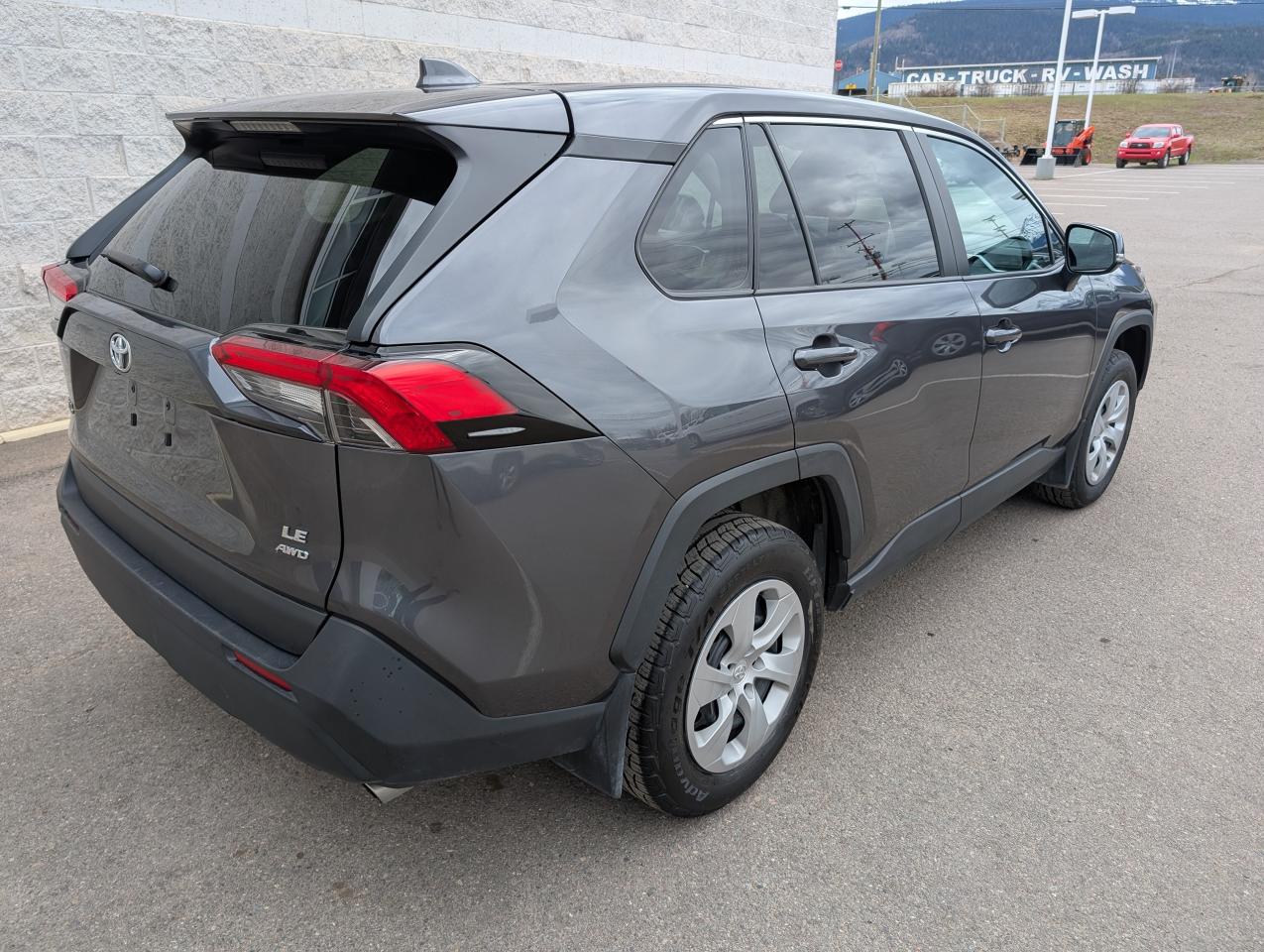 2024 Toyota RAV4 LE Photo