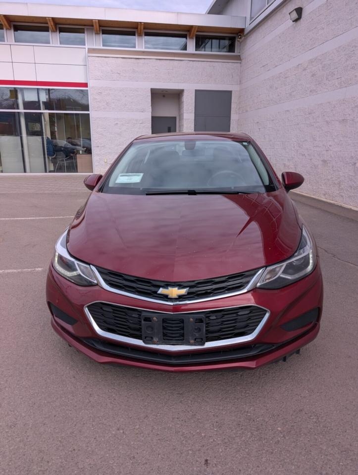 2016 Chevrolet Cruze LT Photo1