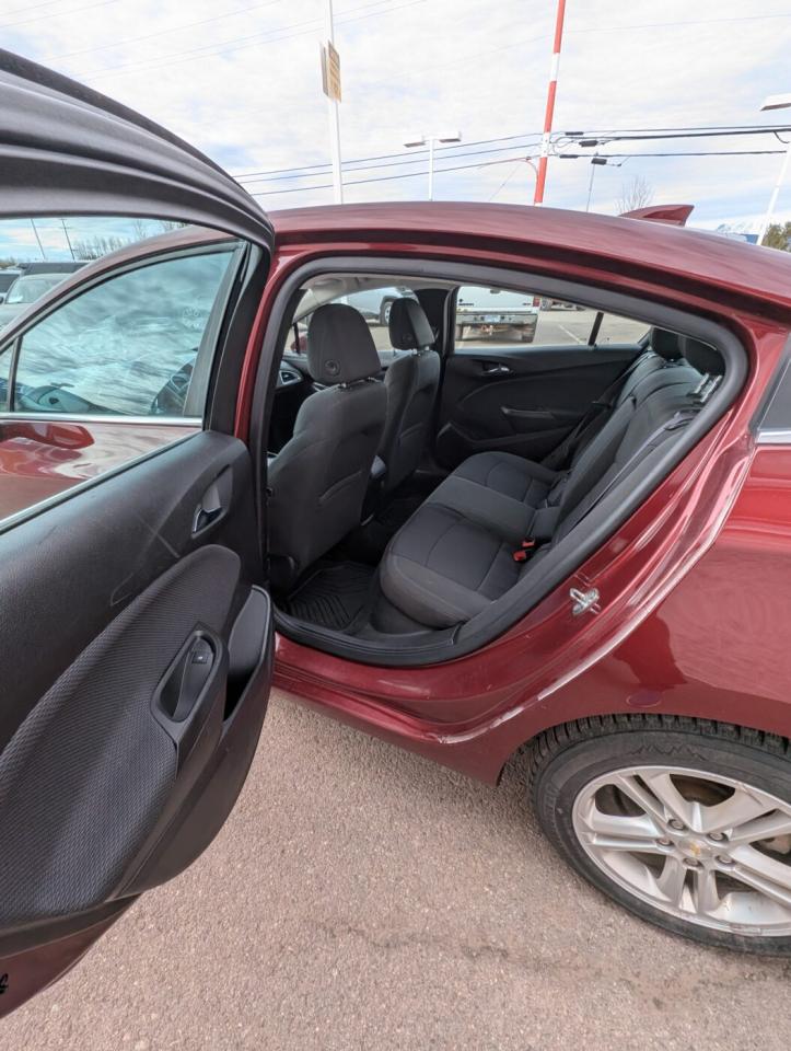 2016 Chevrolet Cruze LT Photo