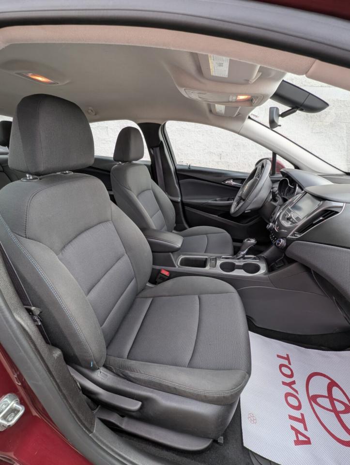 2016 Chevrolet Cruze LT Photo