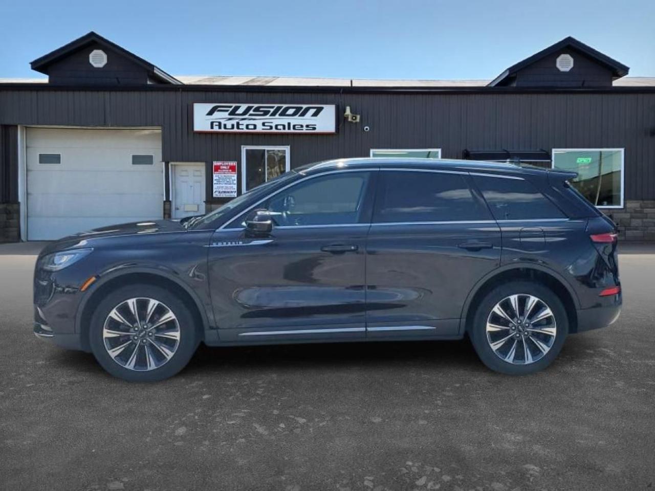 2021 Lincoln Corsair Reserve AWD-NAVIGATION-SUNROOF-HEATED/COOLED LEATH - Photo #2