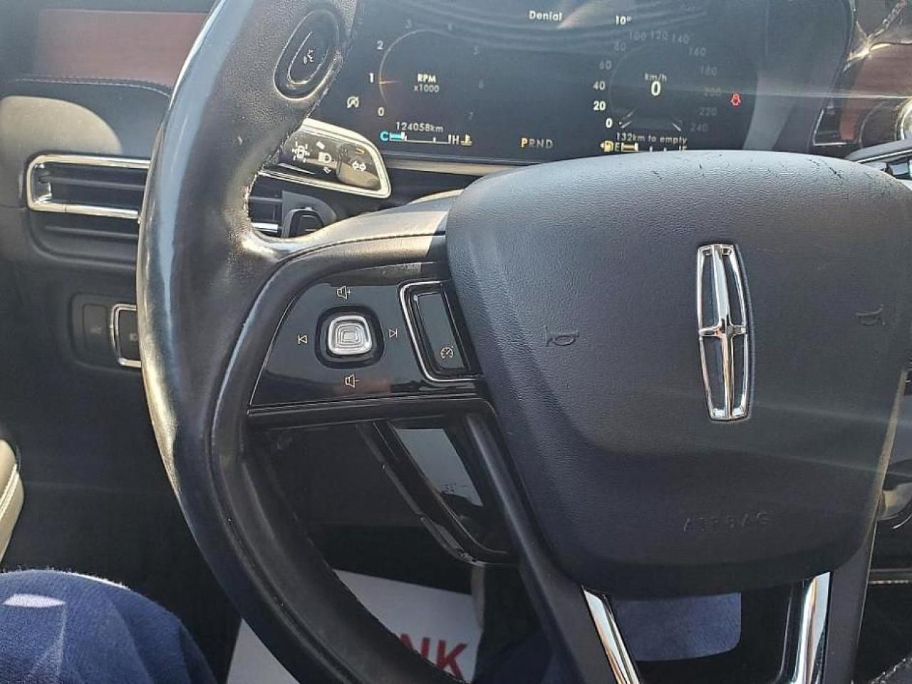 2021 Lincoln Corsair Reserve AWD-NAVIGATION-SUNROOF-HEATED/COOLED LEATH - Photo #12