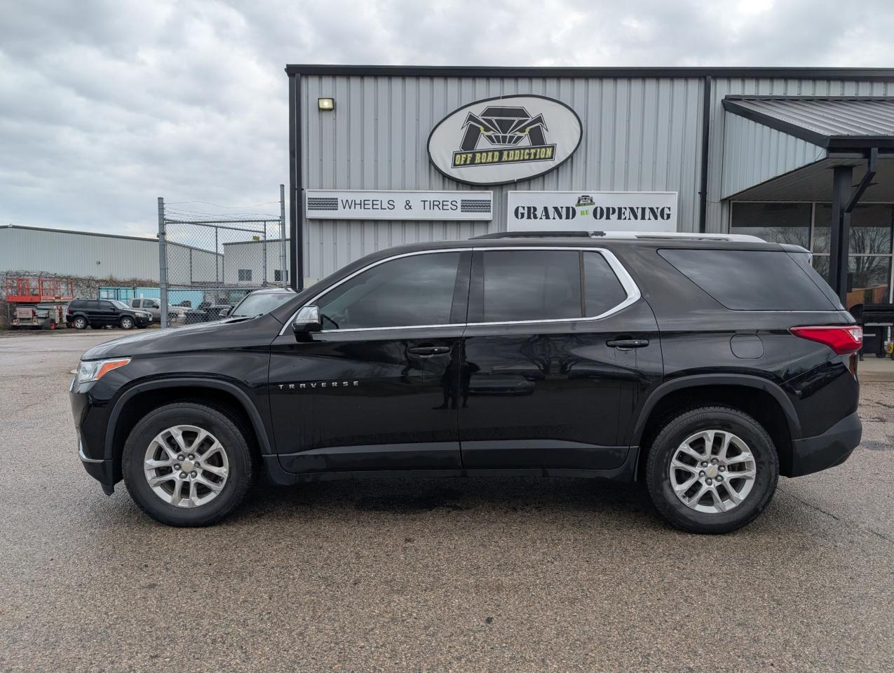 2018 Chevrolet Traverse  - Photo #2