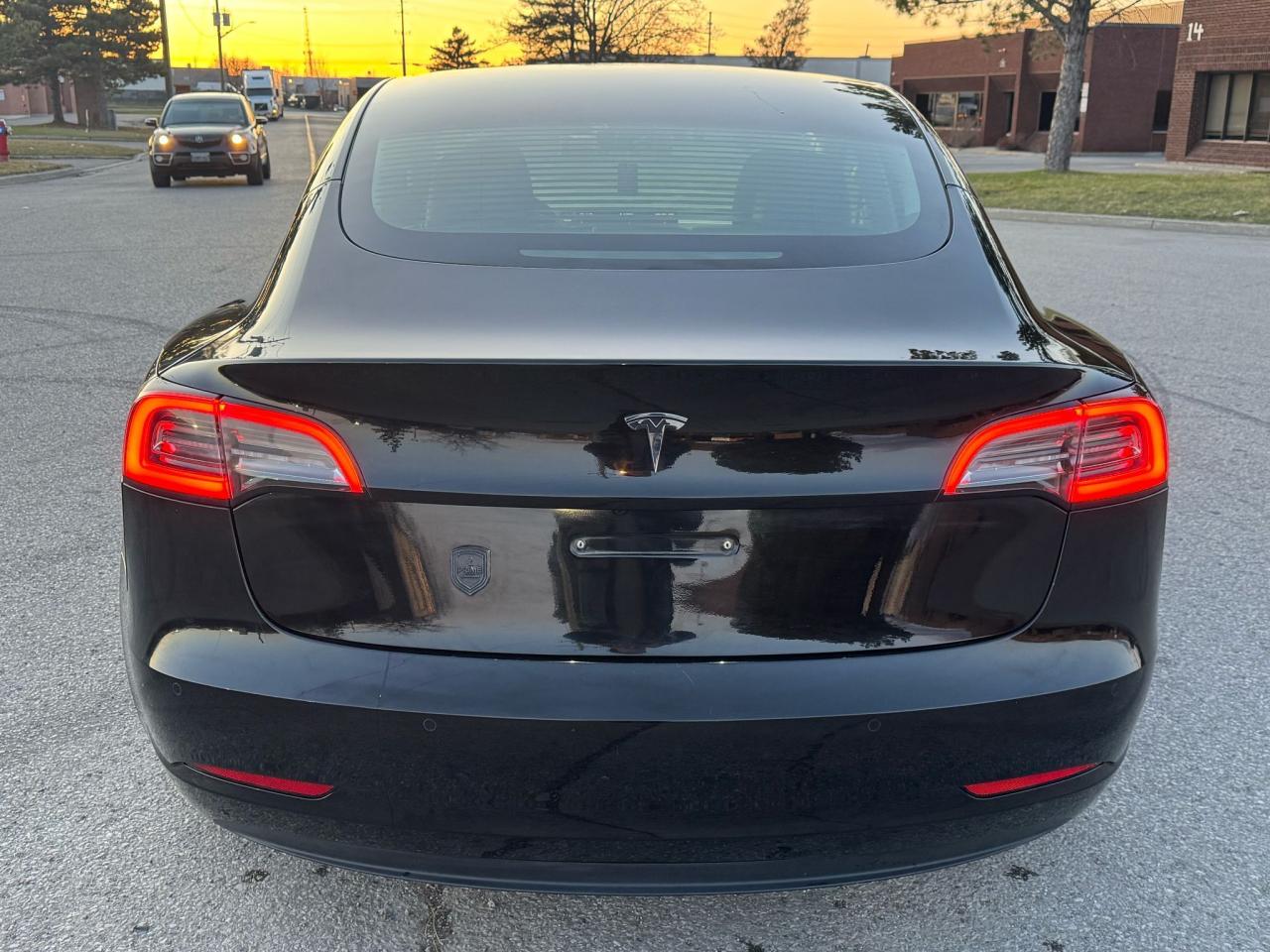 2022 Tesla Model 3 Standard Range Photo4