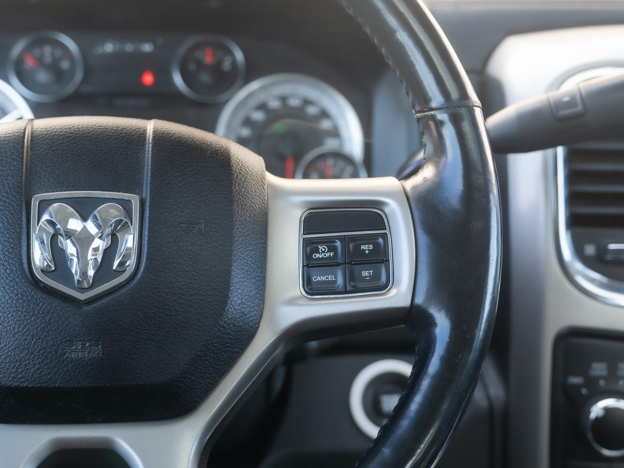 2017 RAM 3500 Laramie - Photo #9