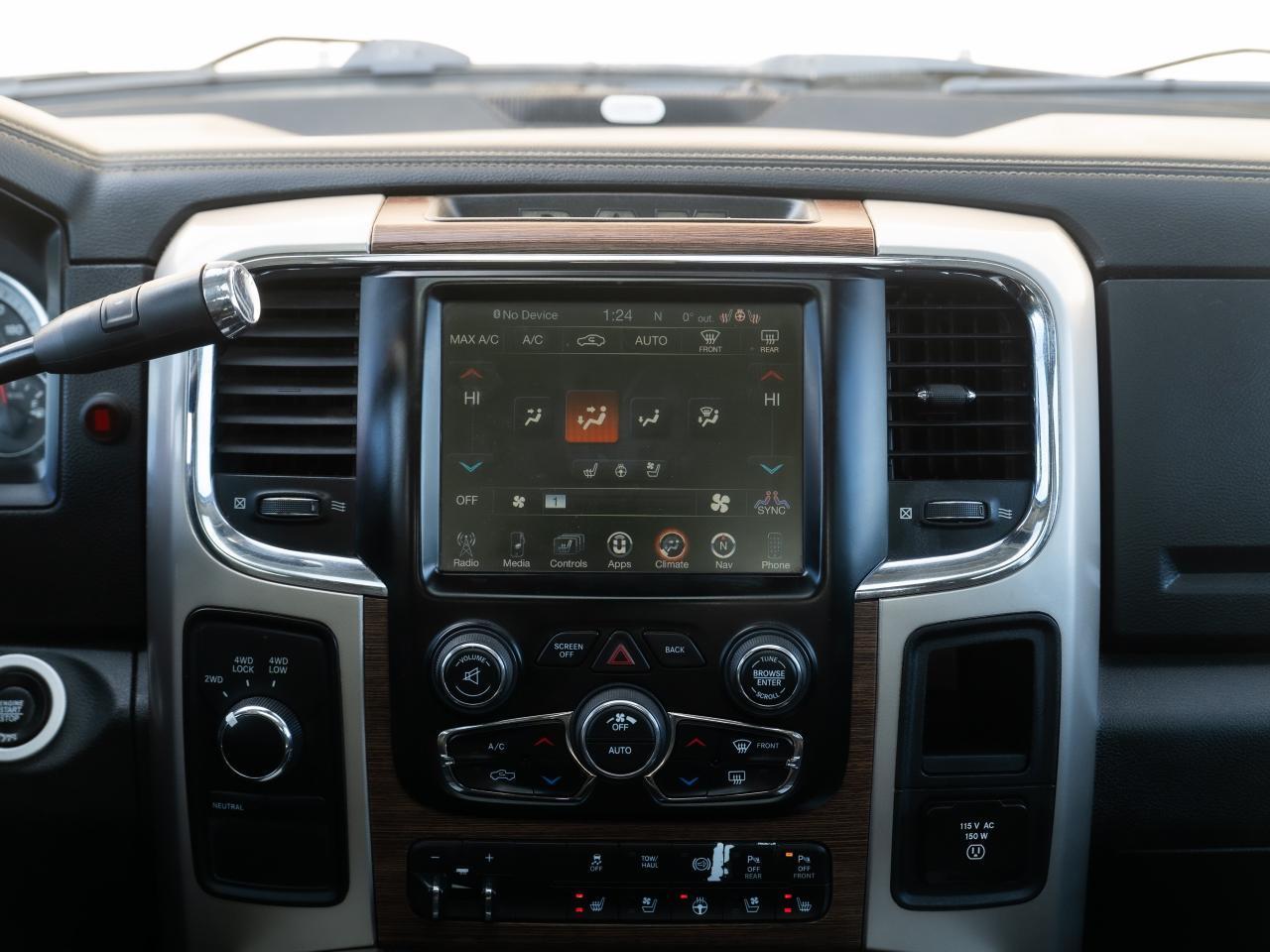 2017 RAM 3500 Laramie - Photo #16