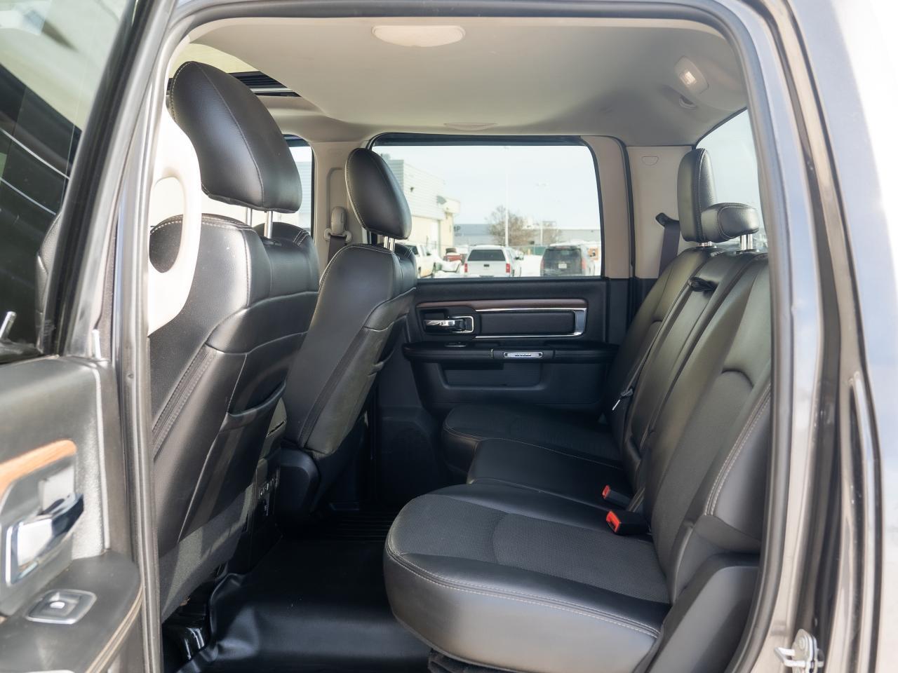 2017 RAM 3500 Laramie - Photo #7