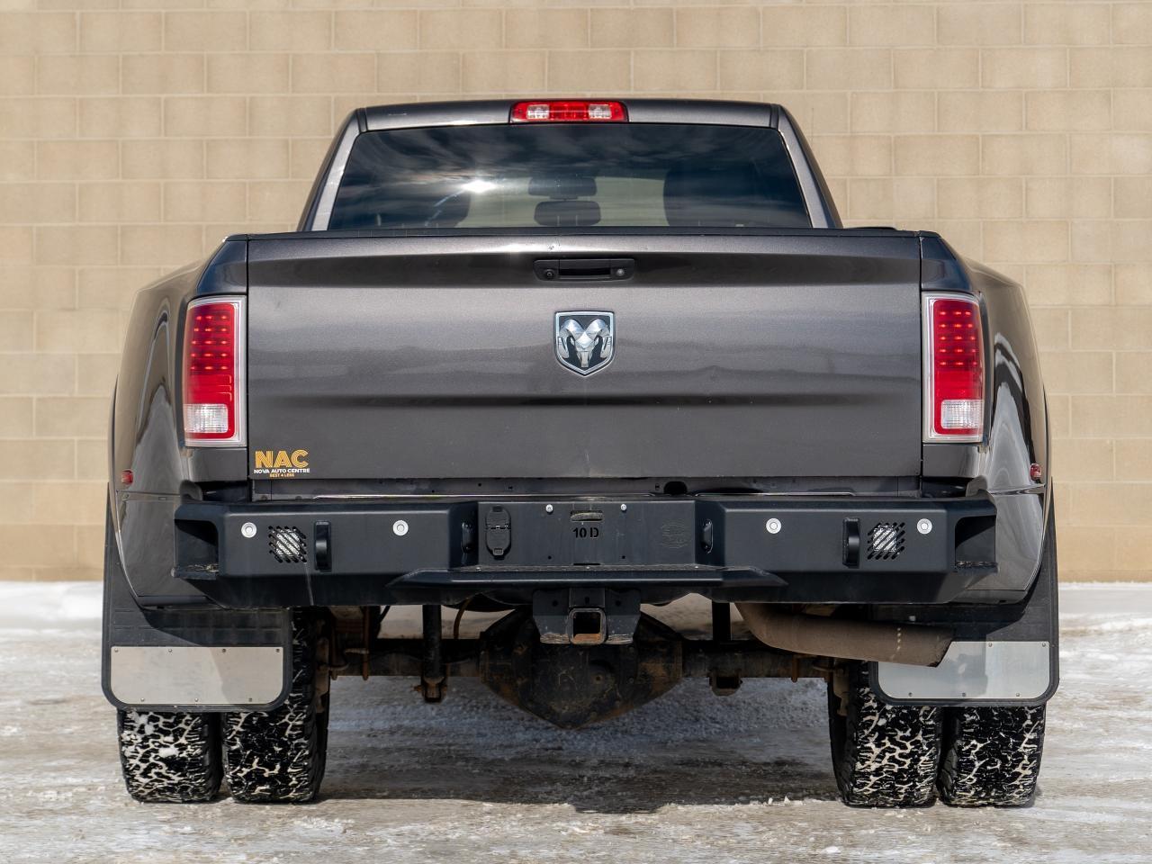 2017 RAM 3500 Laramie - Photo #4