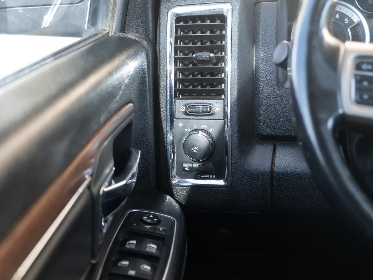 2017 RAM 3500 Laramie - Photo #15
