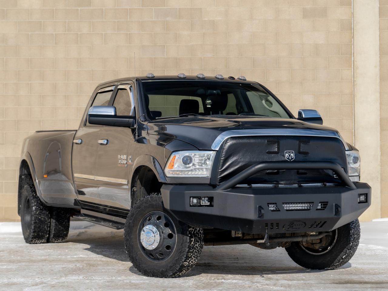 2017 RAM 3500 Laramie - Photo #3