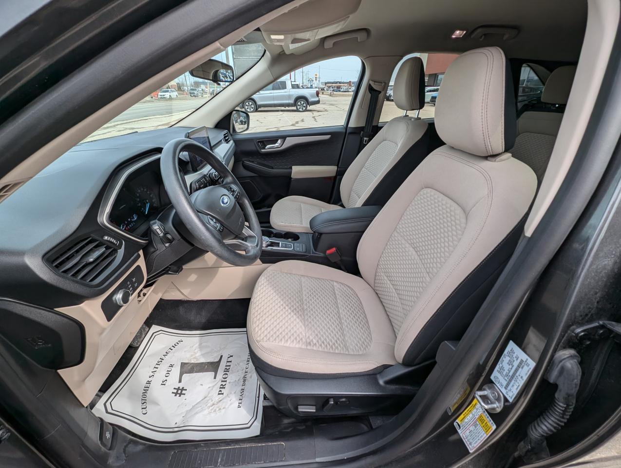 2020 Ford Escape SE | Adaptive Cruise | No Collisions | Carplay - Photo #11