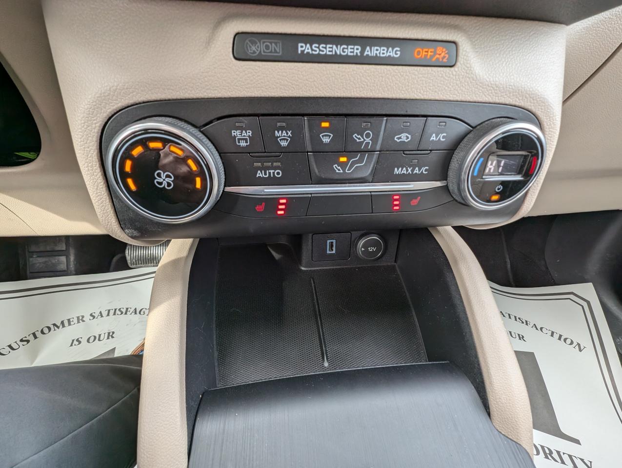 2020 Ford Escape SE | Adaptive Cruise | No Collisions | Carplay - Photo #12
