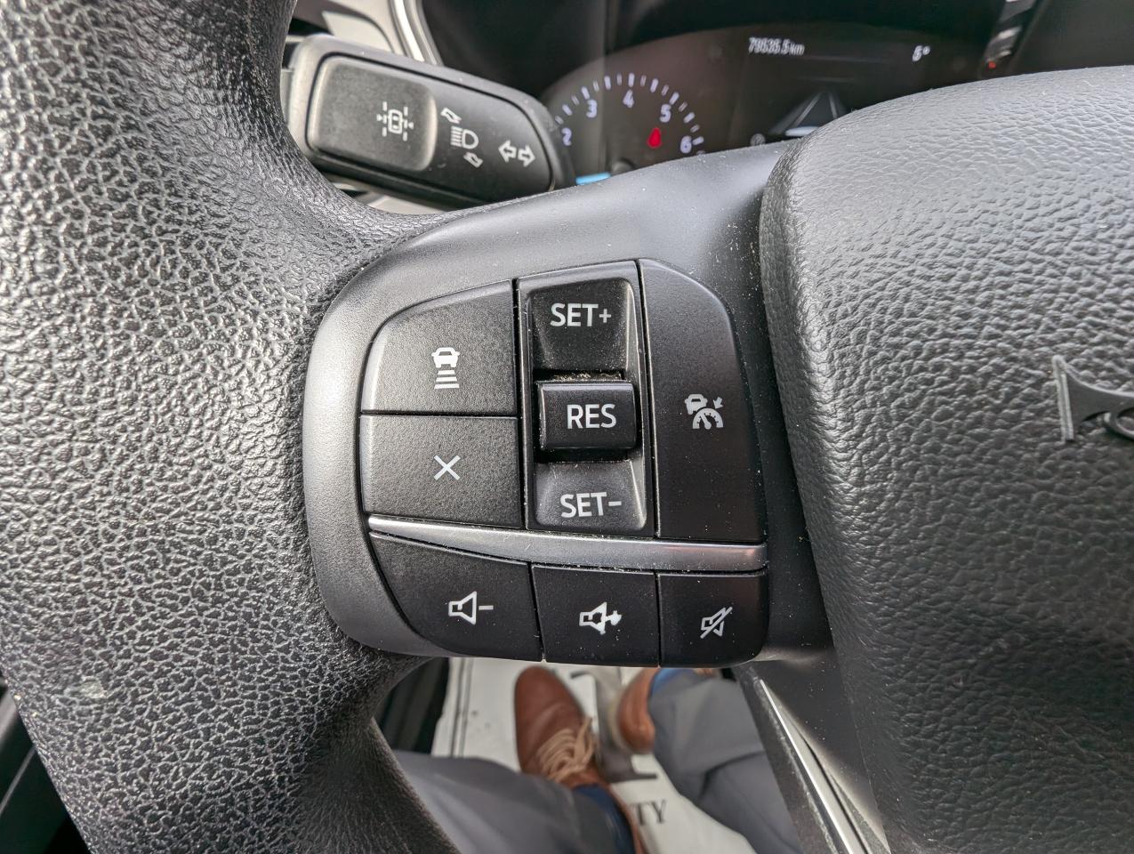 2020 Ford Escape SE | Adaptive Cruise | No Collisions | Carplay - Photo #14