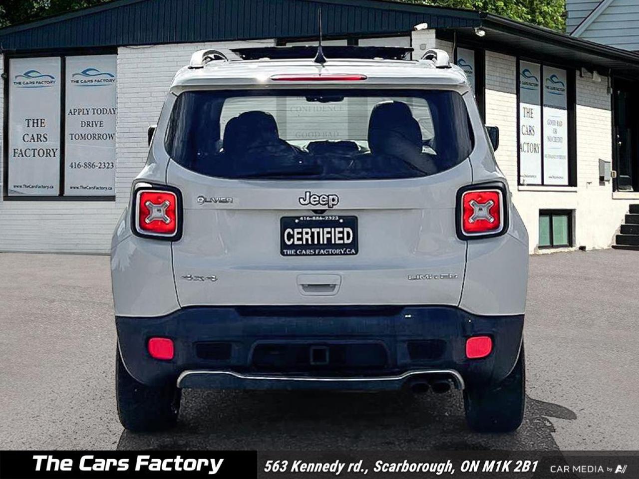 2018 Jeep Renegade Limited 4WD Leather MySky Roof CarPlay - Mint! Photo4