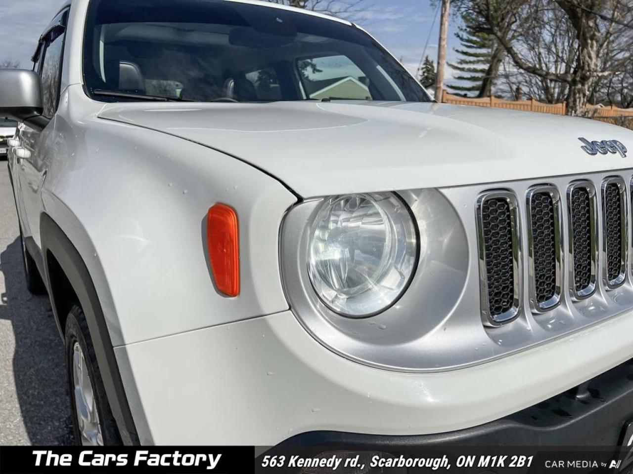 2018 Jeep Renegade Limited 4WD Leather MySky Roof CarPlay - Mint! - Photo #7