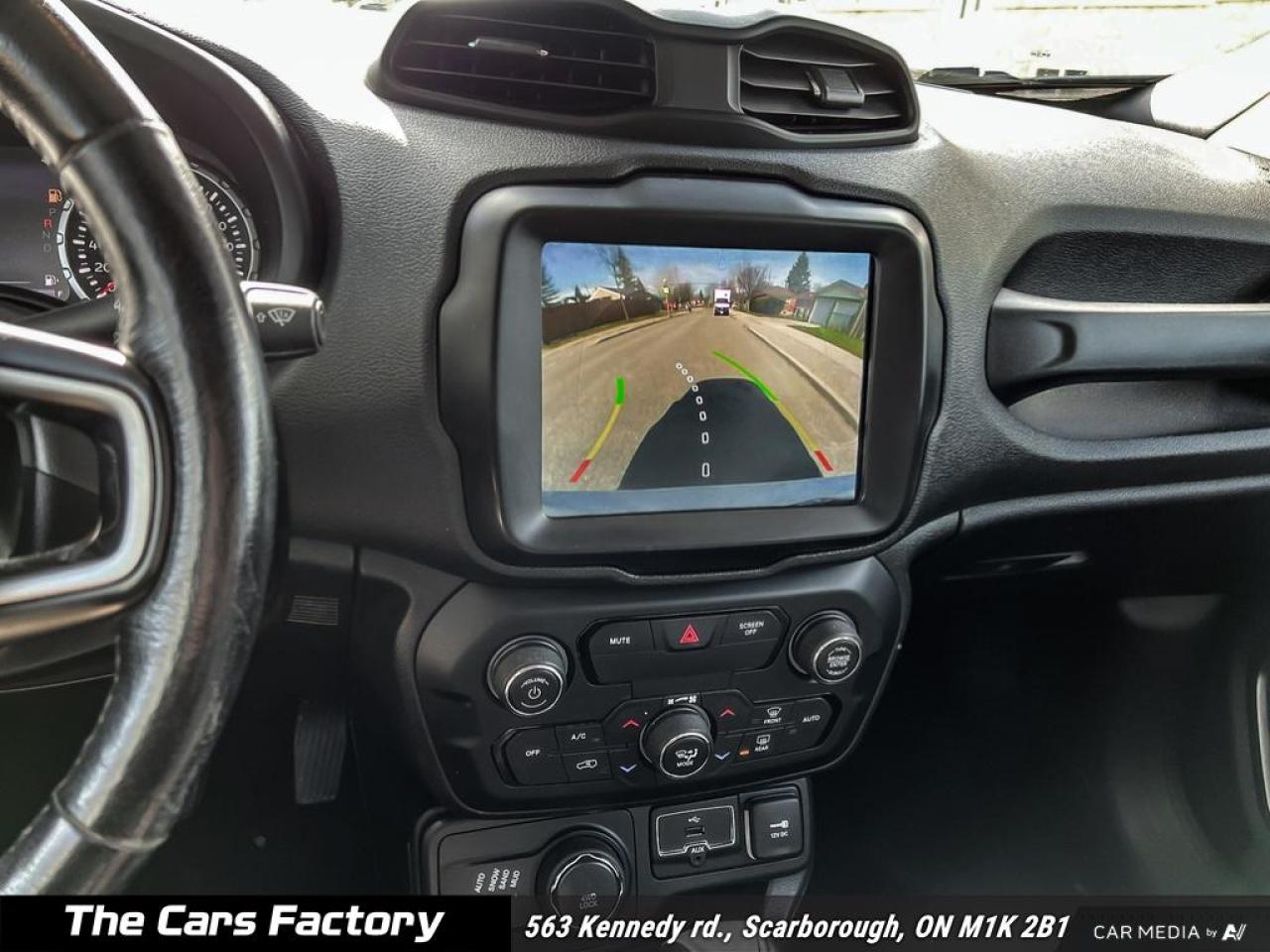 2018 Jeep Renegade Limited 4WD Leather MySky Roof CarPlay - Mint! - Photo #19
