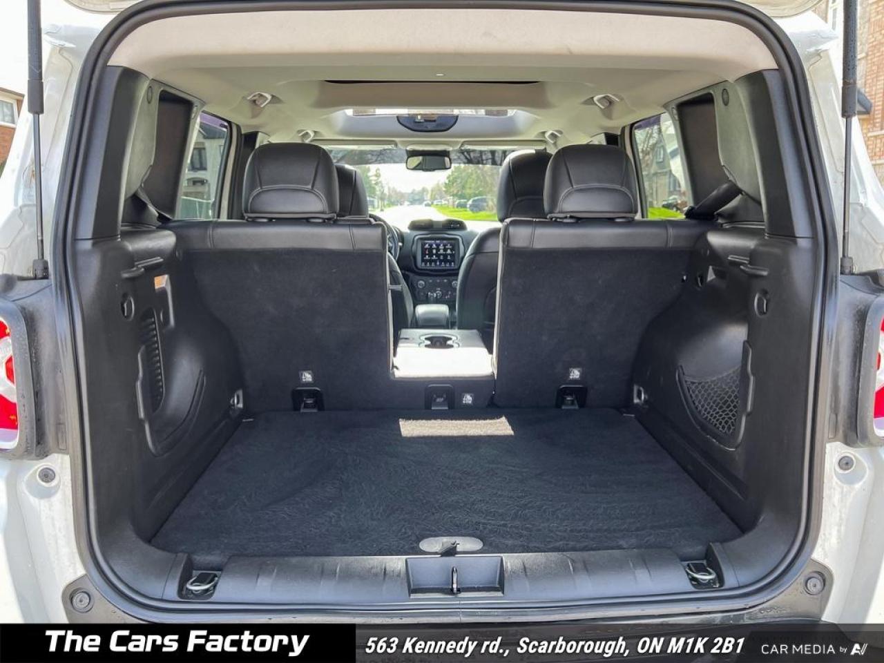 2018 Jeep Renegade Limited 4WD Leather MySky Roof CarPlay - Mint! - Photo #11
