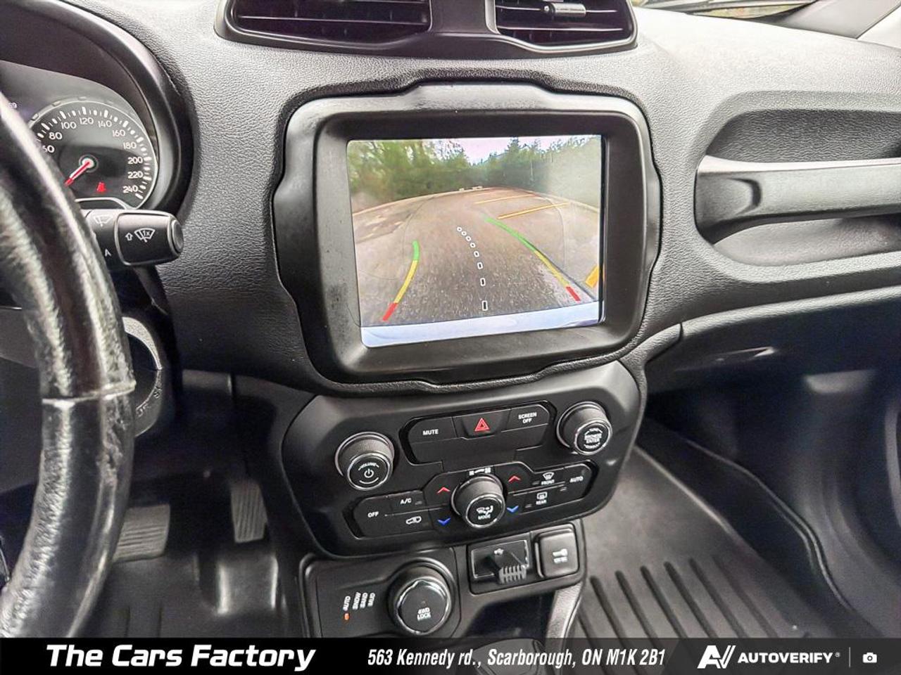 2018 Jeep Renegade Limited 4WD Leather MySky Roof CarPlay - Mint! Photo