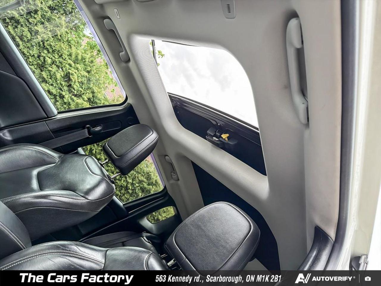 2018 Jeep Renegade Limited 4WD Leather MySky Roof CarPlay - Mint! Photo