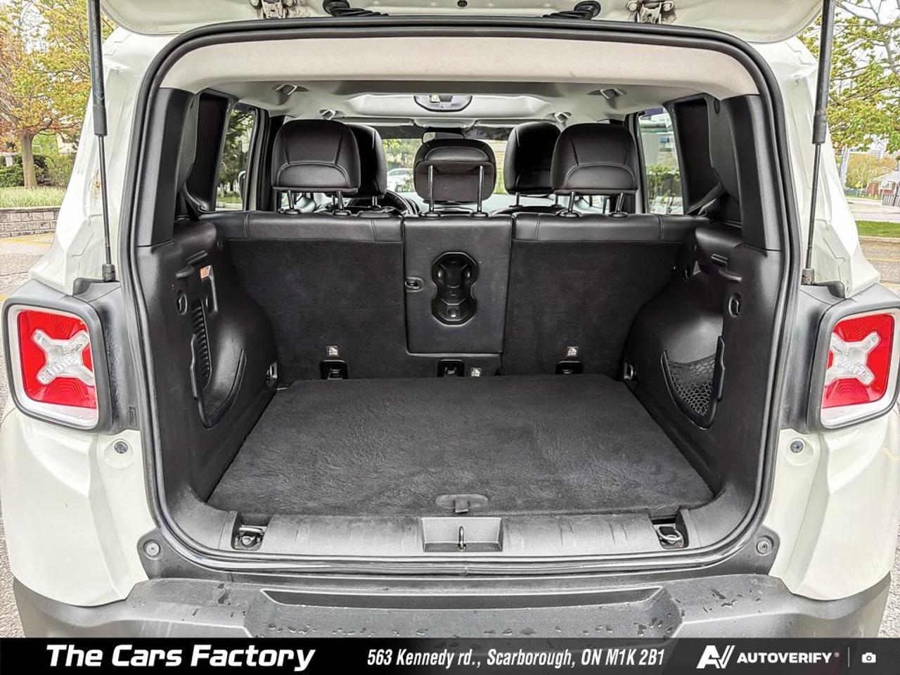 2018 Jeep Renegade Limited 4WD Leather MySky Roof CarPlay - Mint! Photo
