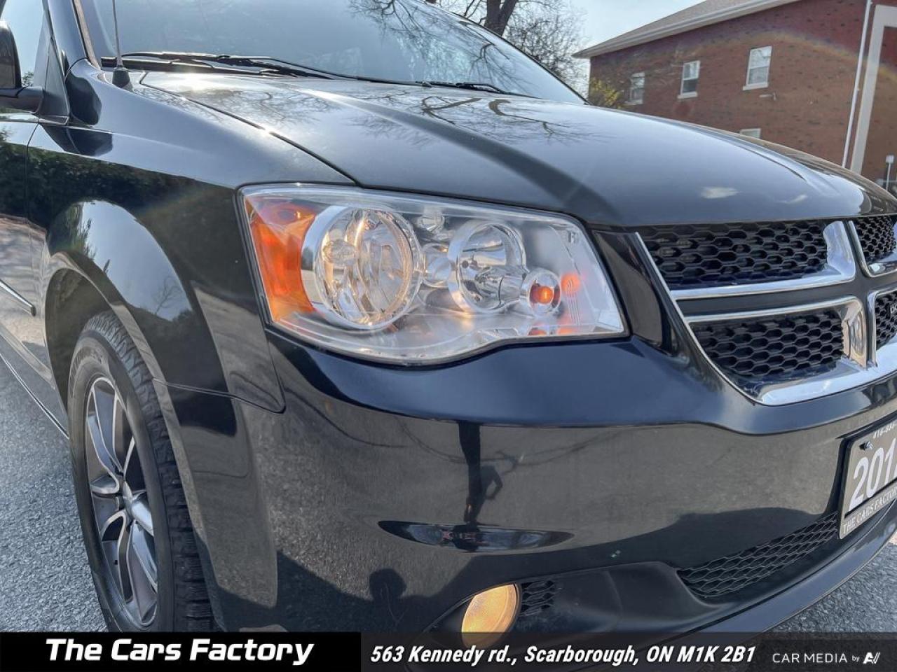 2017 Dodge Grand Caravan SXT Premium Plus Only 098, 504KM - Photo #7